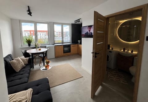 Communal lounge/ TV room, TV and multimedia, Kitchen or kitchenette, Dining area