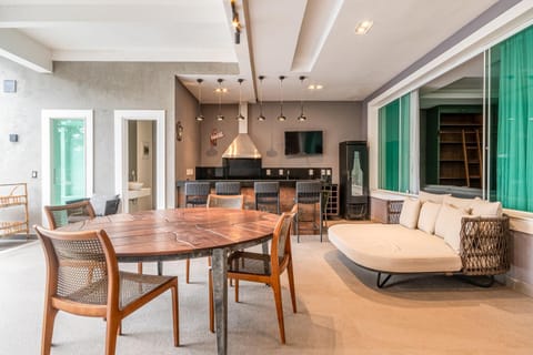 BBQ facilities, Dining area