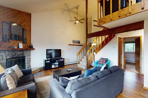 Buffalo Ridge C302 Apartment in Wildernest