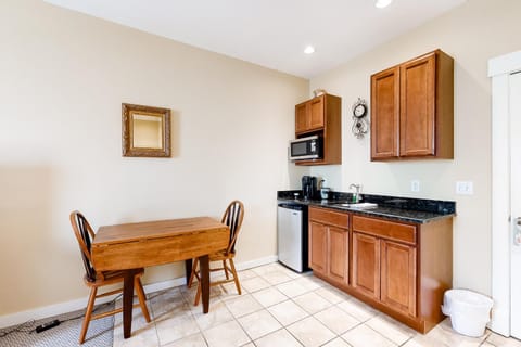 The Colonels Suites Unit 3 Apartment hotel in Northeast Harbor