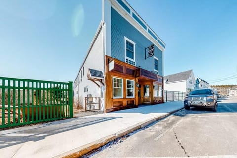 Property building, Day