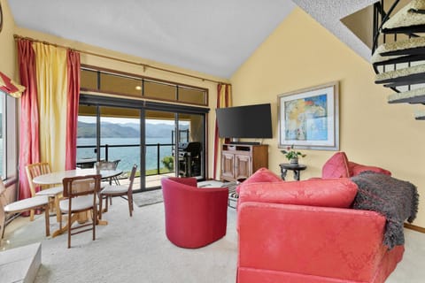 Lake Chelan Shores - Waterfront Dream 11-4 Apartment in Chelan (In Town)