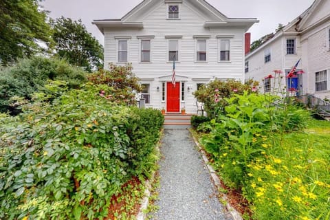 Property building, Day, Garden