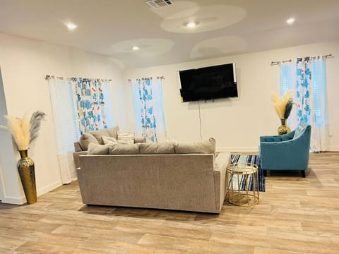 The Evergreen Escape House in Rosenberg