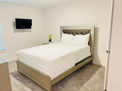 The Evergreen Escape House in Rosenberg