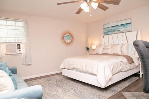 Serene Studio Retreat Apartment in Jacksonville