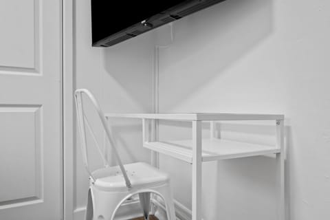 Pittsburgh Shadyside 3D Cozy and Stylish Private Bedroom with Shared Bathroom Vacation rental in Shadyside