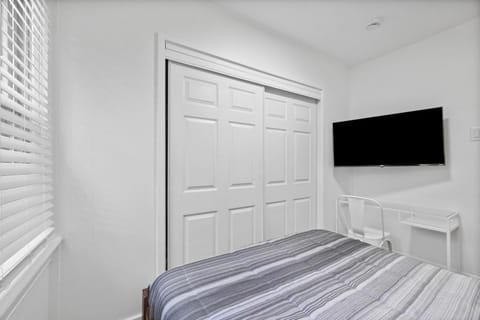 Pittsburgh Shadyside 3D Cozy and Stylish Private Bedroom with Shared Bathroom Vacation rental in Shadyside