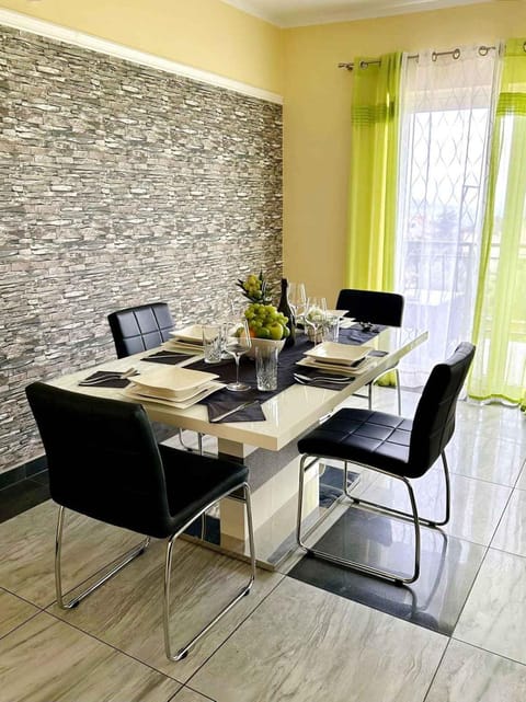 Summer, Living room, Dining area