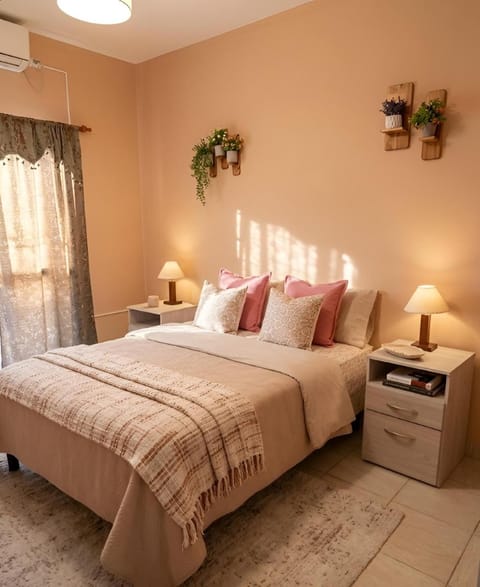 Bed, Photo of the whole room, Bedroom, air conditioner
