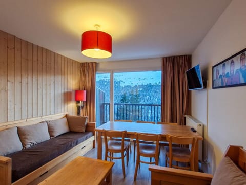 Confort lumineux au centre de Flaine, balcon + parking en option - FR-1-425-237 Apartment in Arâches-la-Frasse