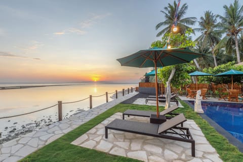 Natural landscape, Beach, Sea view, Swimming pool, Sunrise