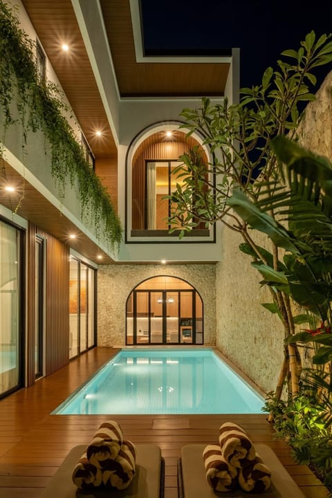 Night, Pool view, Swimming pool, sunbed