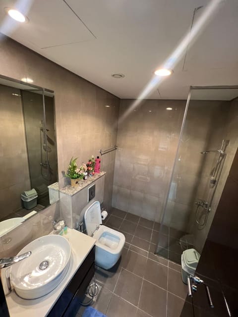 Studio in Business Bay with Huge Balcony & Pool View near to Metro Apartment in Dubai