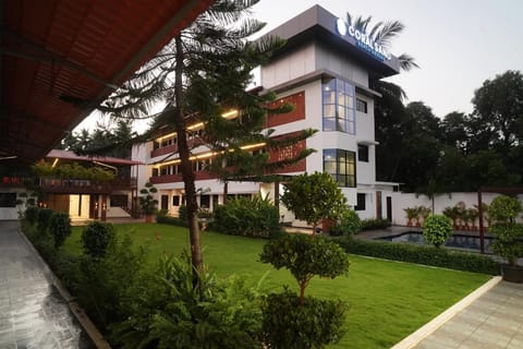 Property building, Natural landscape, Garden view