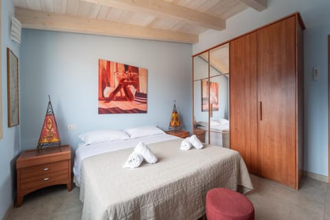 Bed, Photo of the whole room, Bedroom, towels, wardrobe