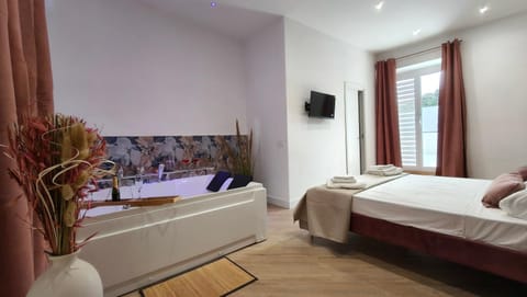 Hot Tub, Spa and wellness centre/facilities