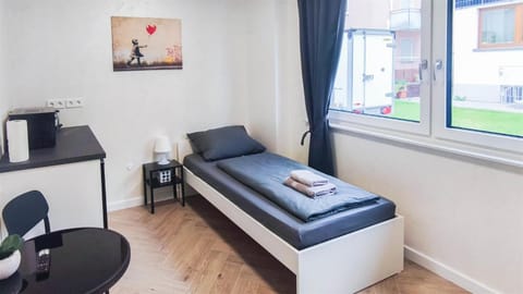 TV and multimedia, Kitchen or kitchenette, Photo of the whole room, Seating area, Bedroom