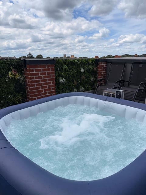 Hot Tub, Balcony/Terrace