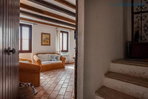 Living room, Seating area, air conditioner