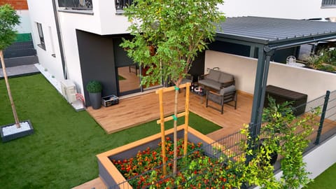 Balcony/Terrace, Garden view