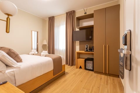 Bed, TV and multimedia, Kitchen or kitchenette, Photo of the whole room, Bedroom, minibar, towels, wardrobe