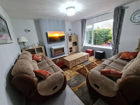 Living room, fireplace