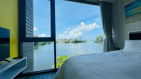 Natural landscape, Bedroom, Lake view