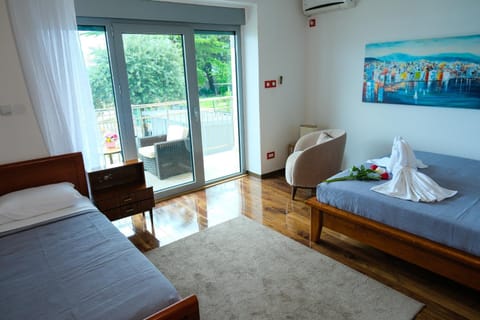 Qumi Apartments Apartment in Kotor Municipality