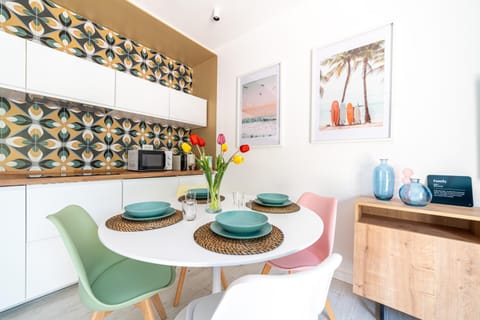 Kitchen or kitchenette, Living room, Dining area