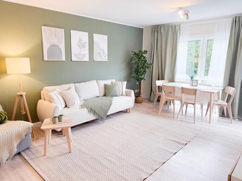 Living room, Photo of the whole room, Seating area, Dining area