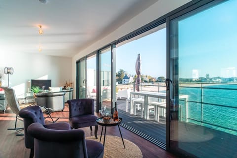 Living room, Sea view