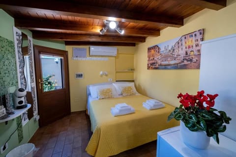 Bed, Bedroom, air conditioner