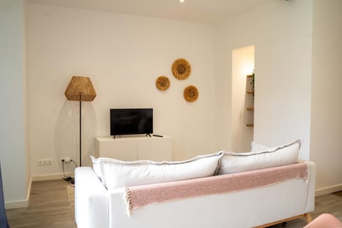 Communal lounge/ TV room, TV and multimedia, Living room, Seating area