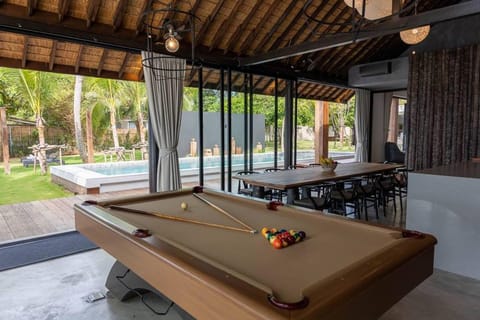 Restaurant/places to eat, Activities, Billiard, Living room, Dining area, Garden view, Entertainment, Dinner, kitchen, air conditioner