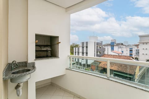 Property building, BBQ facilities, Balcony/Terrace, City view