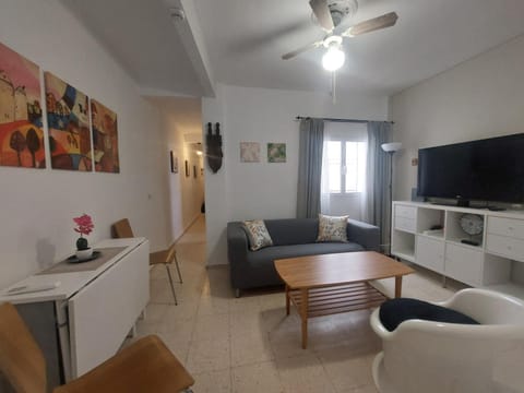 TV and multimedia, Living room, Lounge or bar