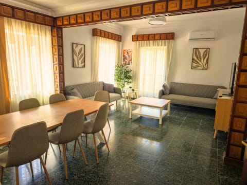 Communal lounge/ TV room, Living room