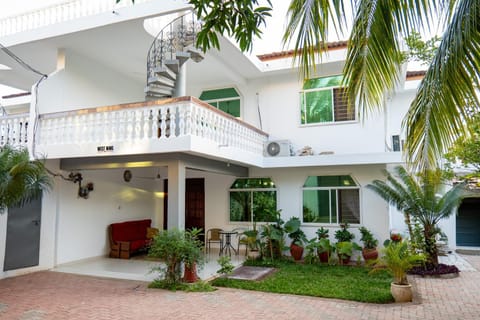 Property building, Balcony/Terrace, Garden view