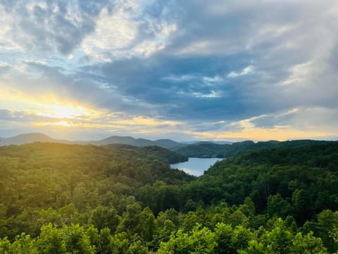 Natural landscape, Lake view, Mountain view, Sunrise
