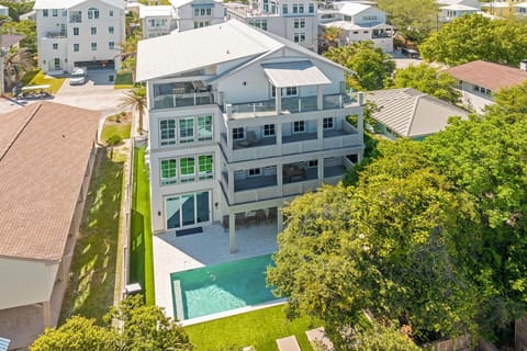 Dogwood Lookout House in Seaside