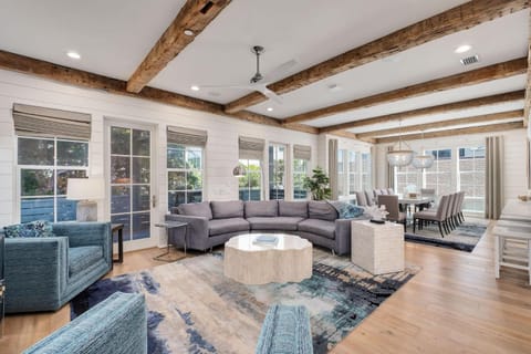 Dogwood Lookout House in Seaside