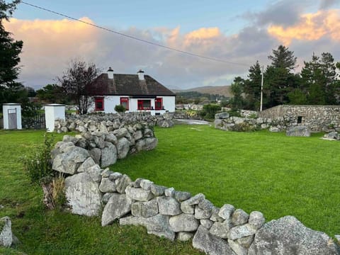 Property building, Day, Natural landscape, Garden