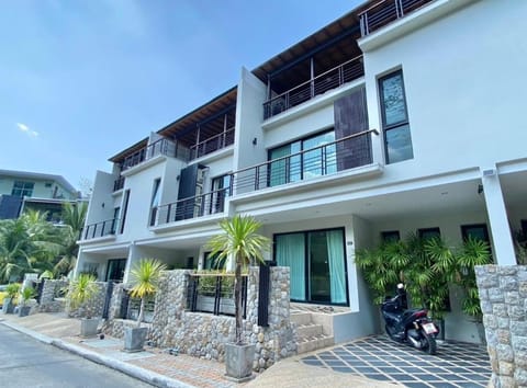 Property building, Neighbourhood