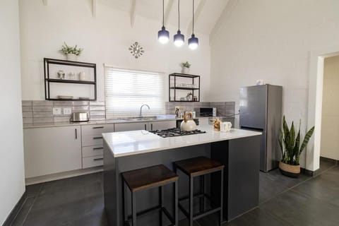 Peace Haven Cottage St Helena Bay Apartment in Western Cape