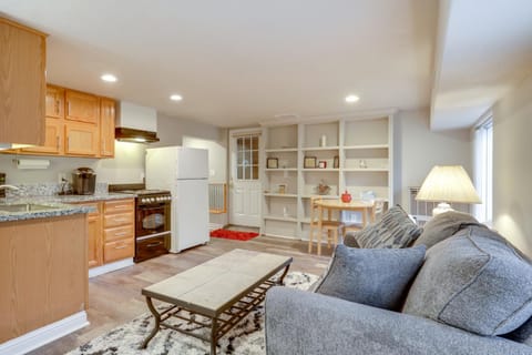 Work and Play! Apt 3 Mi to Dtwn and Salem Hospital House in Salem