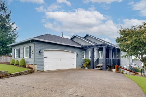 Work and Play! Apt 3 Mi to Dtwn and Salem Hospital House in Salem