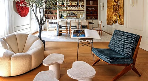 Living room, Seating area