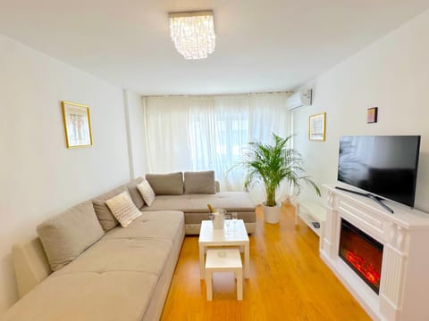 Living room, Seating area, fireplace