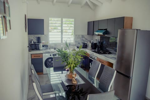 Kitchen or kitchenette, Living room, Dining area, oven, stove